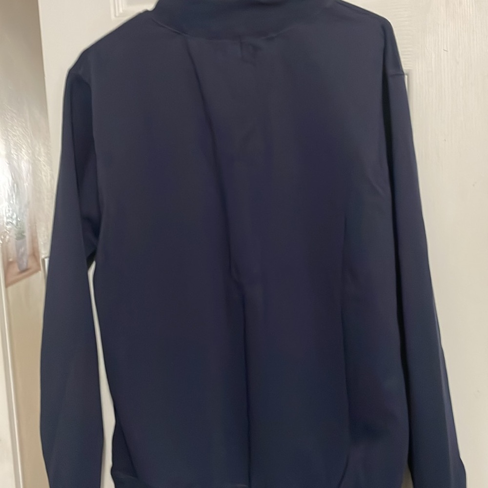 New sweatshirt size large - Picture 3 of 4